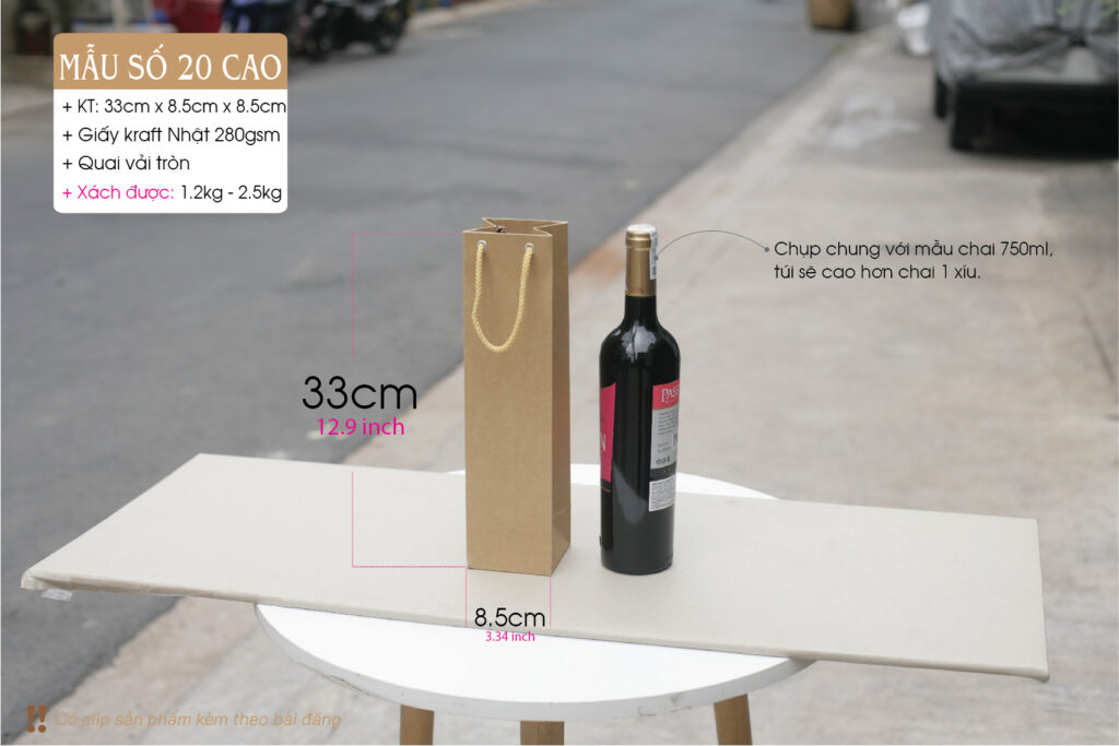 Loại cao, có thể đựng vừa chai rượu vang 750ml loại hông nhỏ.
