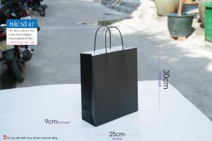 Túi giấy cao cấp đen có cán màn chống trầy và chống thấm